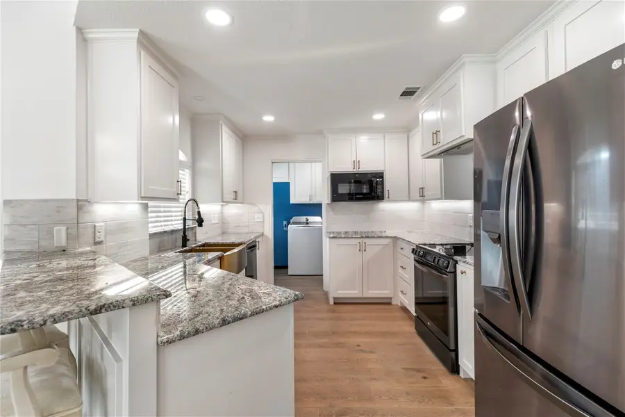 111 Creek Side Court, Kennedale, TX 76060 - Image #3