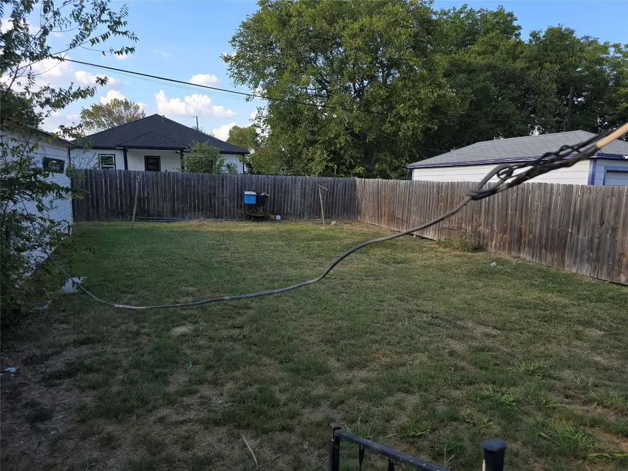 2411 Kathleen Avenue, Dallas, TX 75216 - Image #2