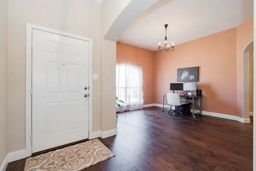 10921 Owl Creek Drive, Fort Worth, TX 76179 - Image #3