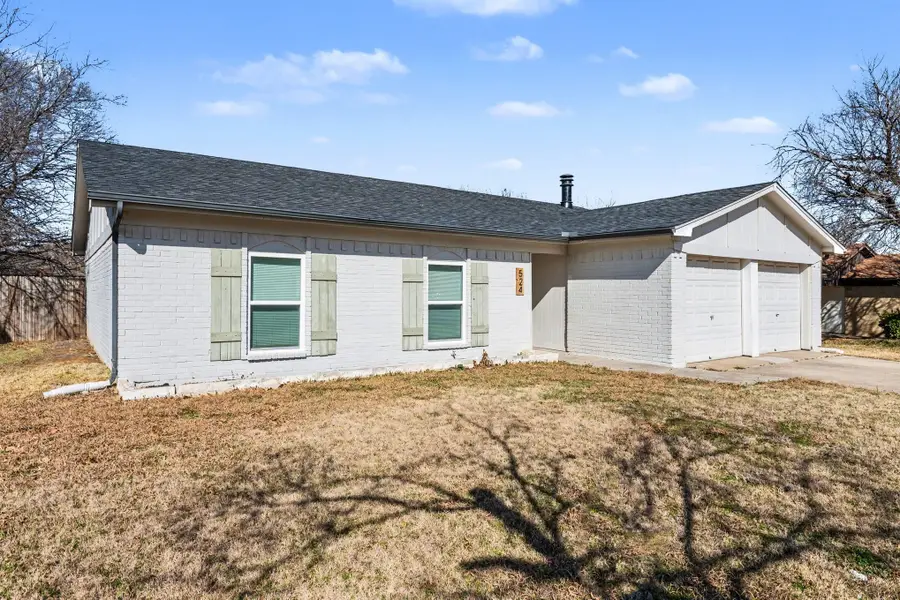 524 Cole Avenue, Saginaw, TX 76179 - #2