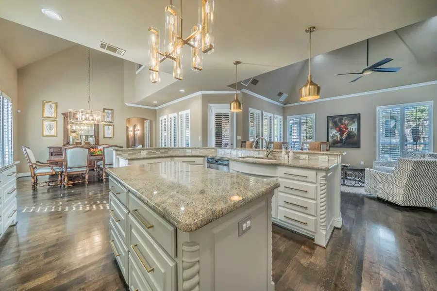 4001 Fairmont Court, Bedford, TX 76021 - Image #3