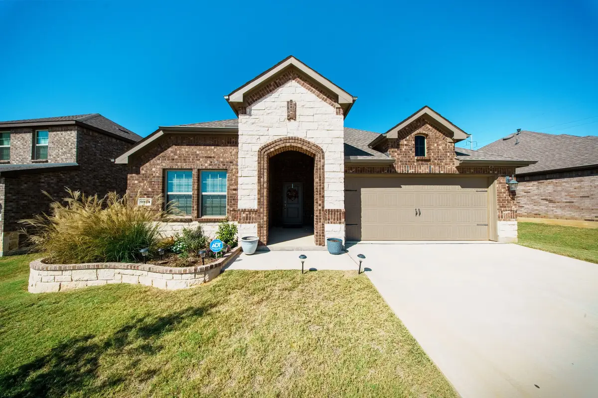 9913 Autumn Leaves Lane, Aubrey, TX 76227 - Image #1