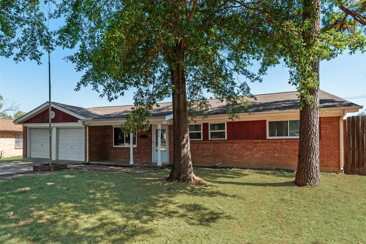 411 Yorkshire Drive, Euless, TX 76040 - #1