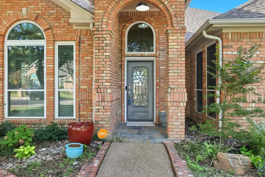 900 Mccoy Drive, Irving, TX 75062 - Image #3