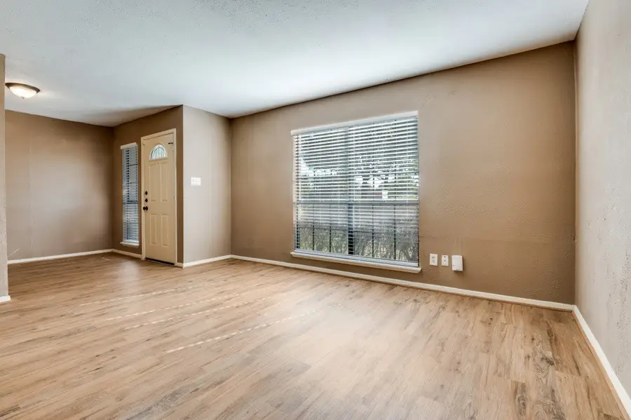 801 Wood Glen, Desoto, TX 75115 - Image #3