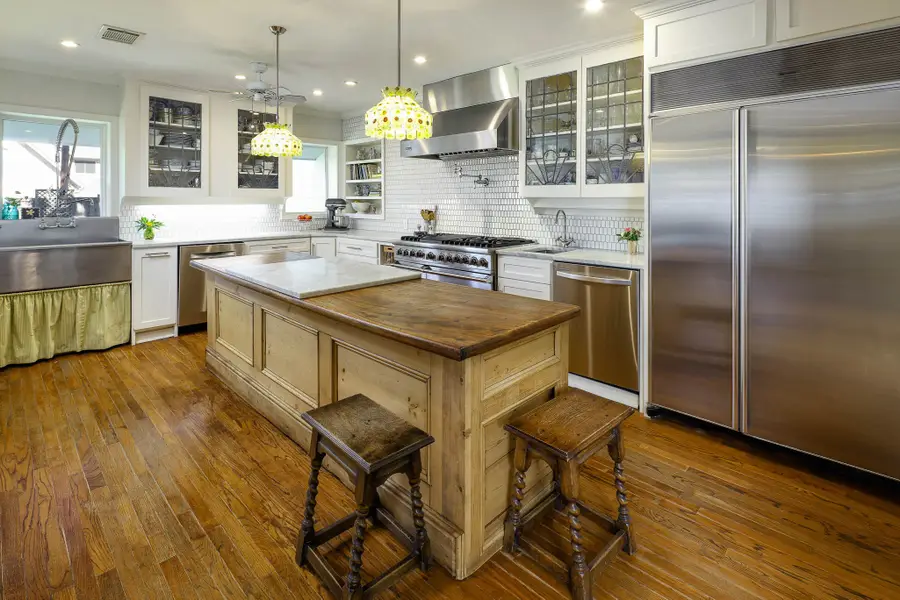 4428 Southwestern Boulevard, Dallas, TX 75225 - Image #2