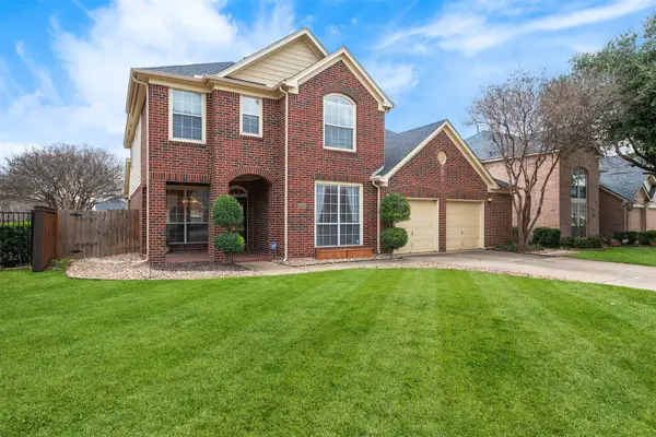 6923 Briarwood Drive, Fort Worth, TX 76132