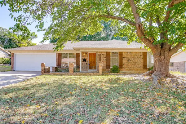 3917 Van Deman Drive, Benbrook, TX 76116