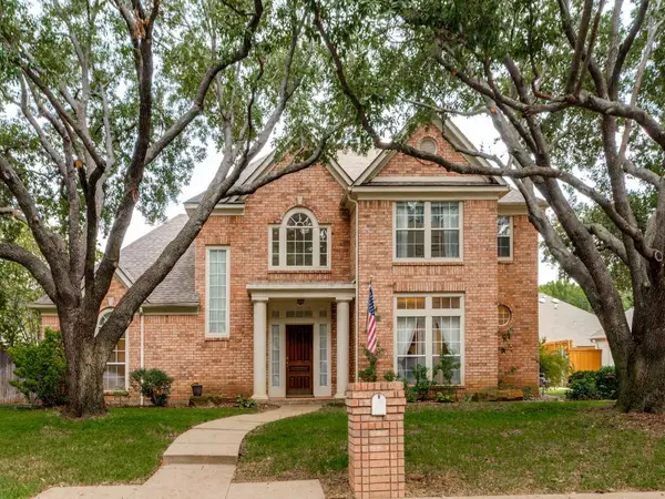 5009 River Bluff Drive, Fort Worth, TX 76132