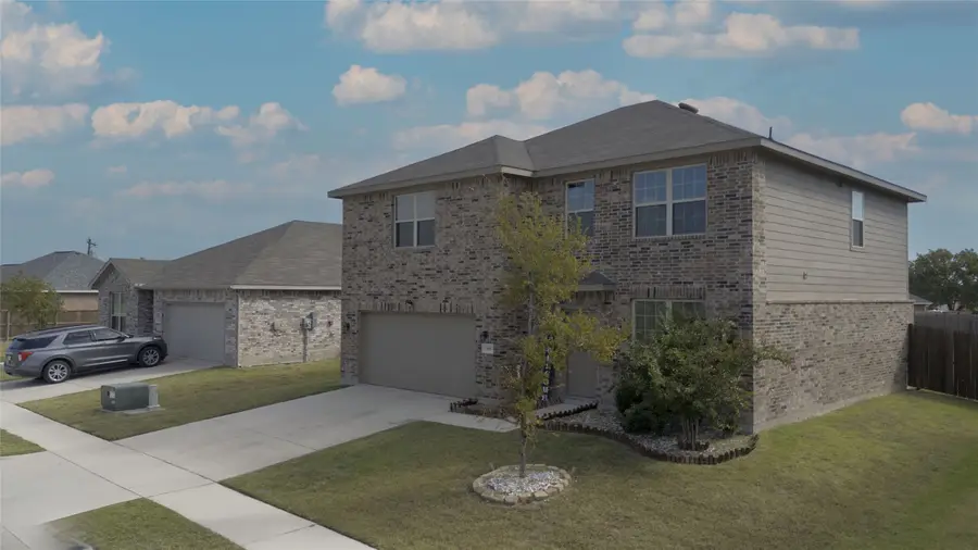 1305 Benwick Drive, Van Alstyne, TX 75495 - Image #2