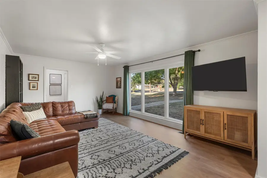 8922 Whippoorwill Drive, Woodway, TX 76712 - Image #2