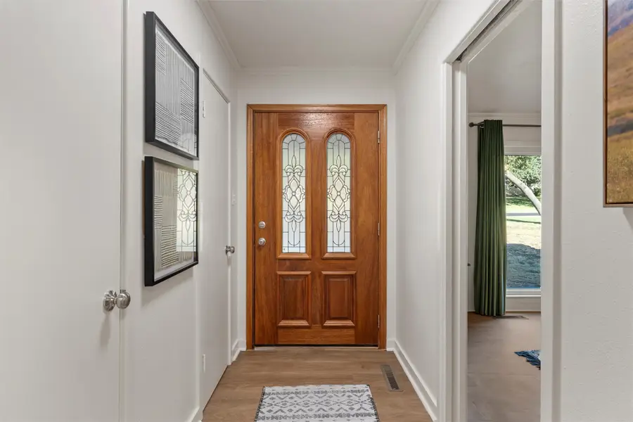 8922 Whippoorwill Drive, Woodway, TX 76712 - Image #3