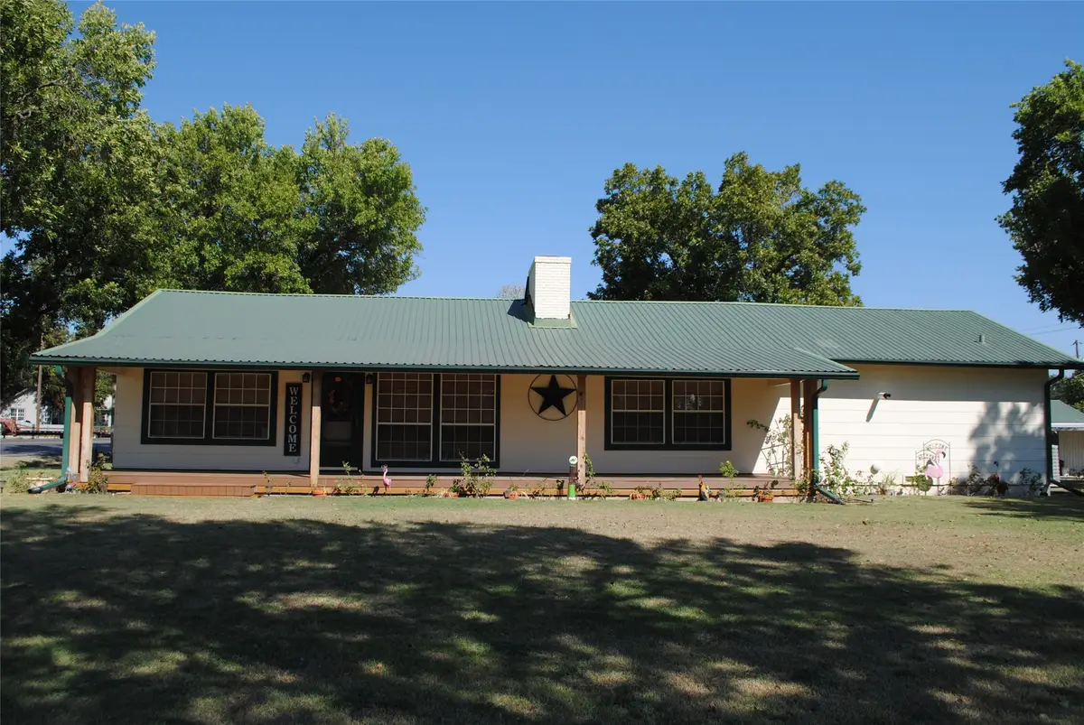 908 N Austin, Comanche, TX 76442 - Image #1