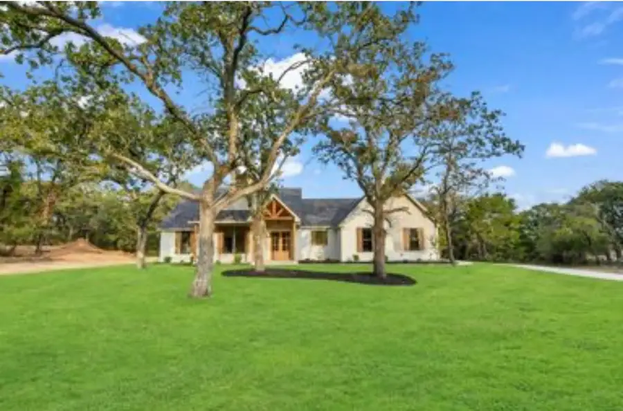 2016 Forest Bridge, Azle, TX 76020 - Image #2