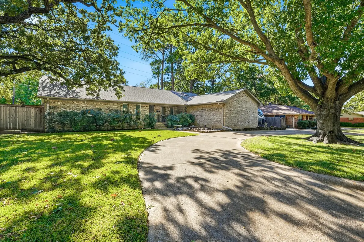 112 Virginia Lane, Arlington, TX 76010 - Image #1