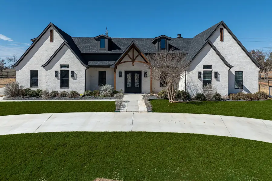 704 Glade Park Court, Azle, TX 76020 - Image #2