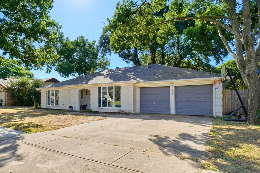 628 Huntwich Drive, Bedford, TX 76021 - Image #3