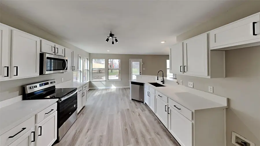 2203 Wagon Wheel Trail, Corinth, TX 76208 - Image #2