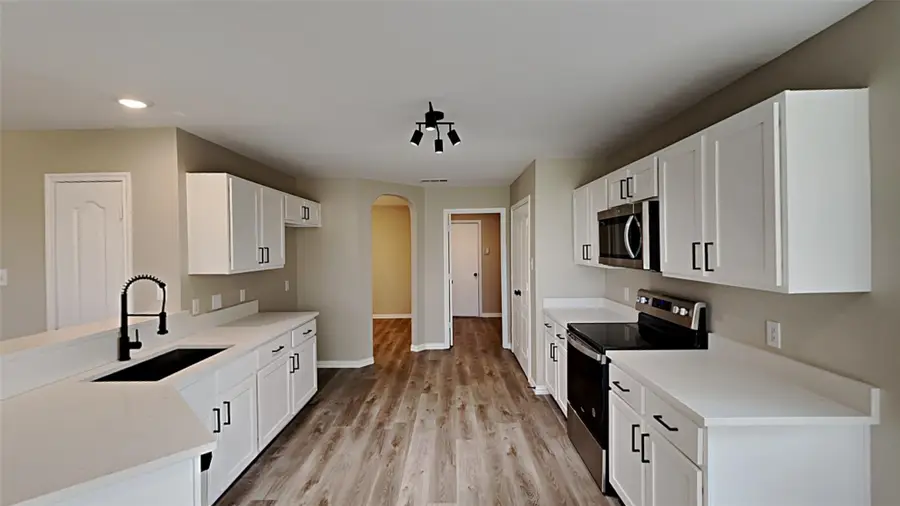 2203 Wagon Wheel Trail, Corinth, TX 76208 - Image #3