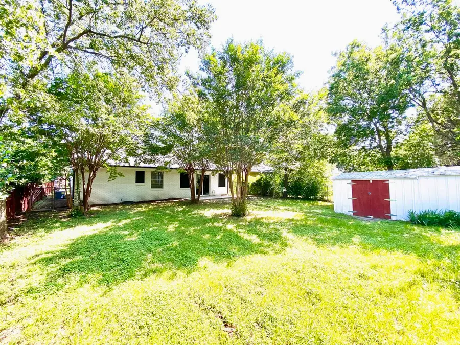 4808 Curzon Avenue, Fort Worth, TX 76107 - Image #2