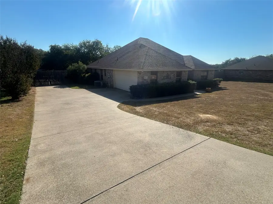 107 Hickory Lane, Weatherford, TX 76086 - Image #2