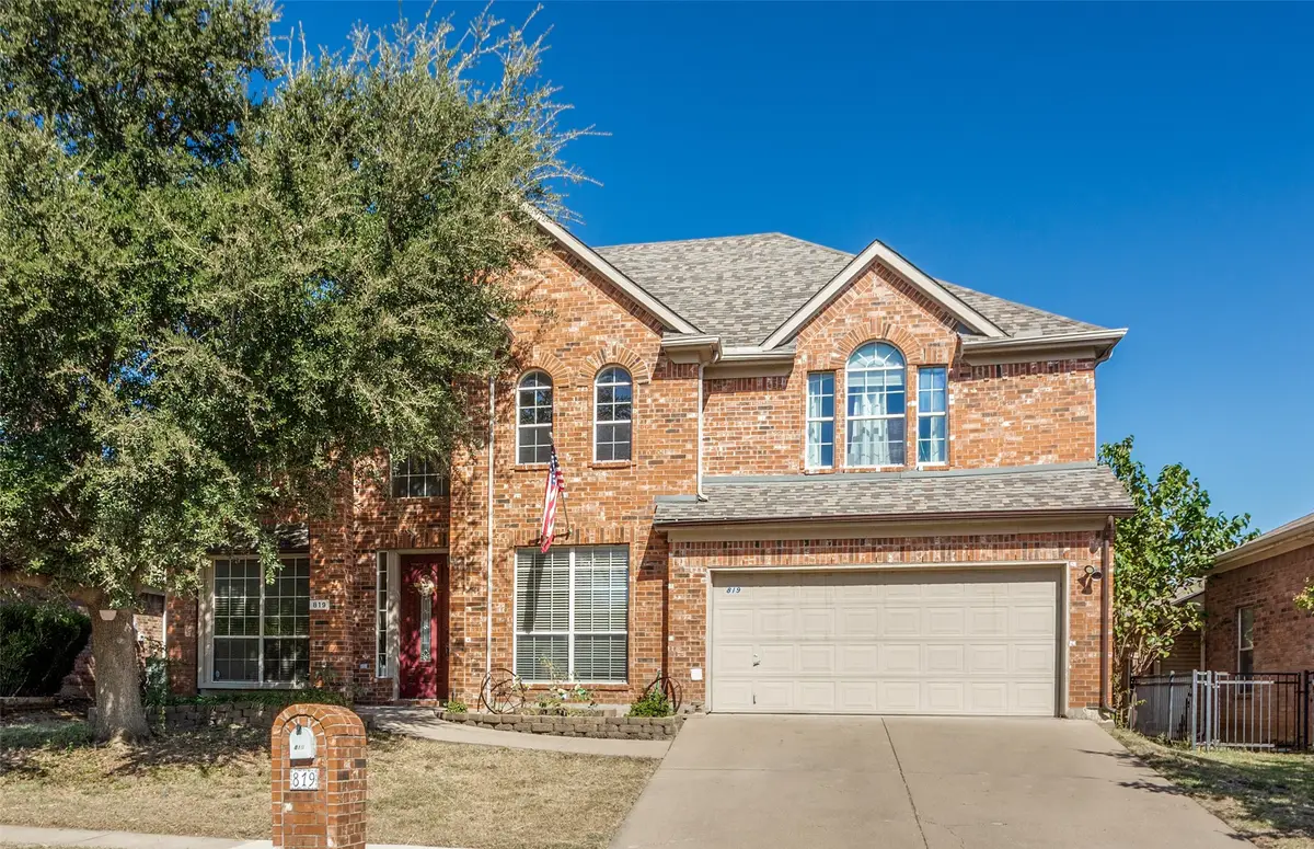 819 Hickory Street, Burleson, TX 76028 - Image #1