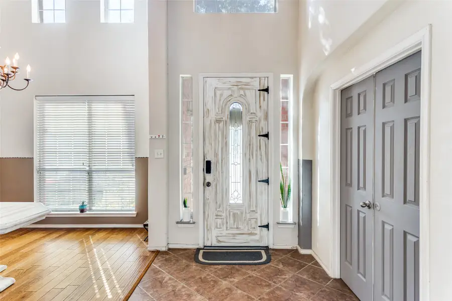 819 Hickory Street, Burleson, TX 76028 - Image #2