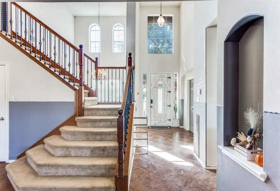 819 Hickory Street, Burleson, TX 76028 - Image #3