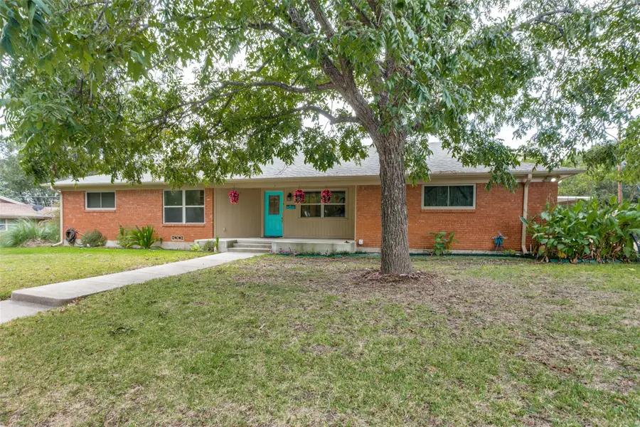 4200 Elmwood Drive, Benbrook, TX 76116 - Image #3