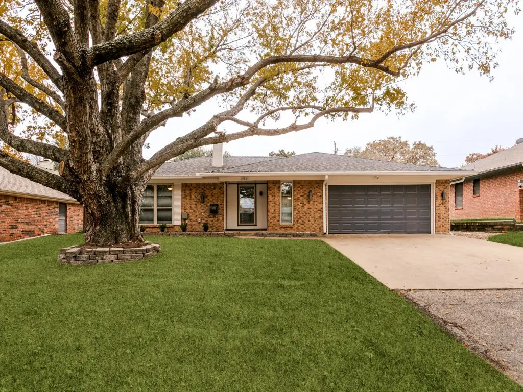 2521 Lone Star Lane, Grapevine, TX 76051 - Image #1