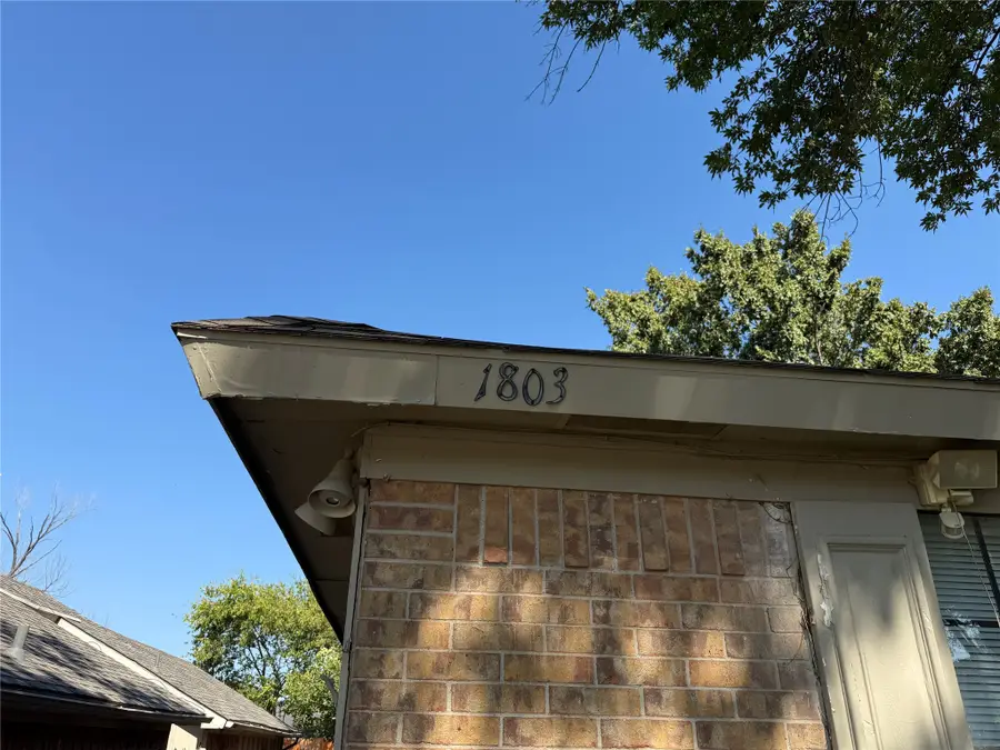 1803 Sherwood Place, Carrollton, TX 75006 - Image #2