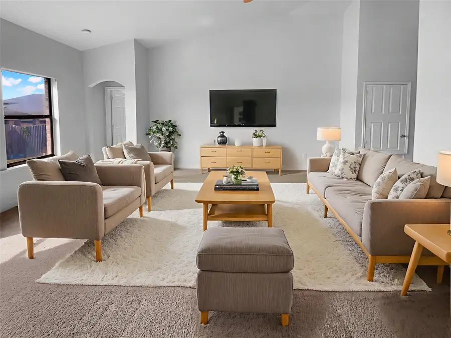 302 Jennie Marie Circle, Ellis, TX 75125 - Image #2