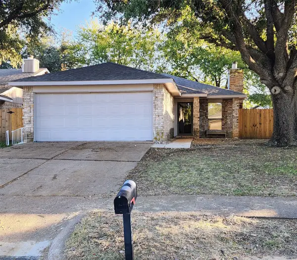 224 Valley Spring Drive, Arlington, TX 76018
