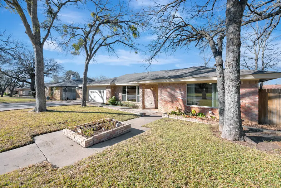 1761 Cynthia Lane, Hurst, TX 76054 - Image #2