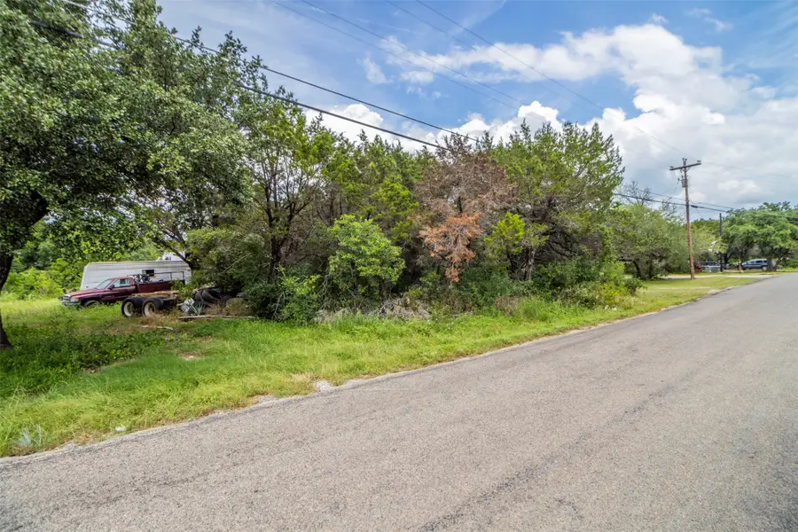 4311 W Oak Trail, Granbury, TX 76048 - Image #2