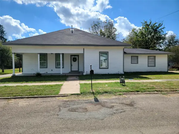 400 W Washington Street, Clarksville, TX 75426
