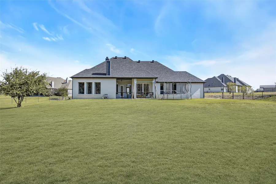 223 Columbia Court, Springtown, TX 76082 - Image #2