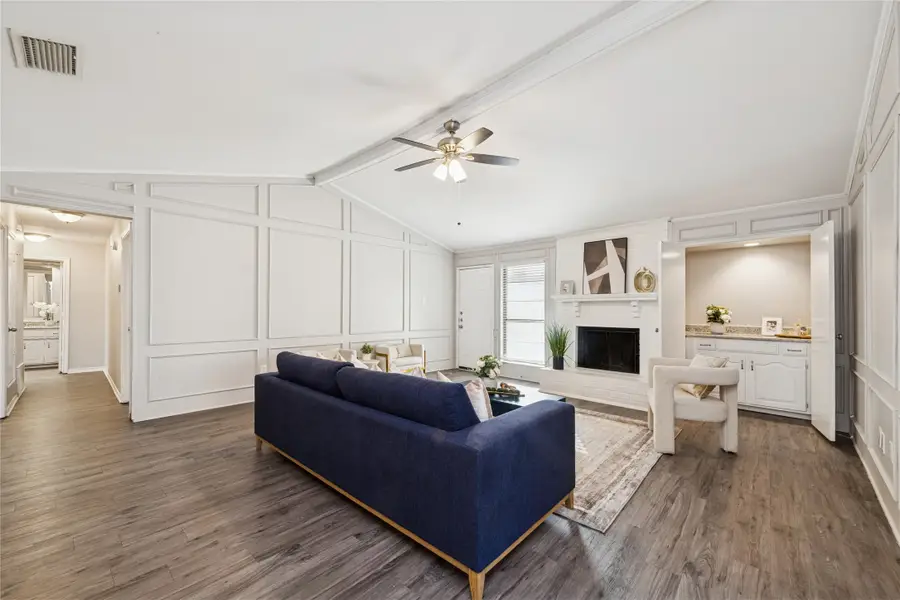 1930 Vista Oaks Drive, Carrollton, TX 75007 - Image #3