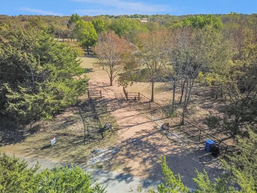 2601 Randell Lake Road, Denison, TX 75020 - Image #2