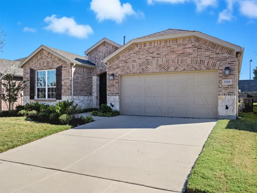 7728 Monument Drive, Aubrey, TX 76227 - Image #2