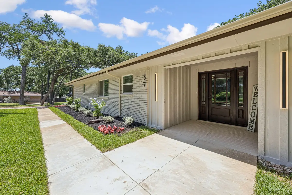 37 Devonshire Drive, Bedford, TX 76021 - Image #1