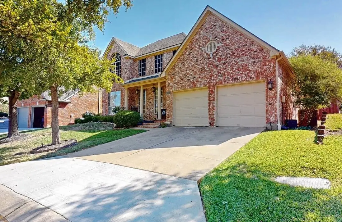 2725 Green Oak Court, Highland Village, TX 75077 - Image #1