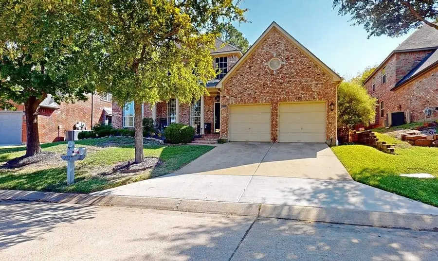 2725 Green Oak Court, Highland Village, TX 75077 - Image #2