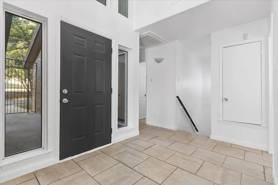 5720 Meadow Wood Lane, Fort Worth, TX 76112 - Image #3