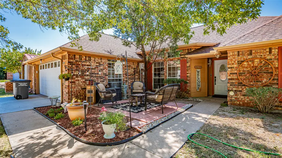 3903 Frisco Circle, Granbury, TX 76048 - Image #3