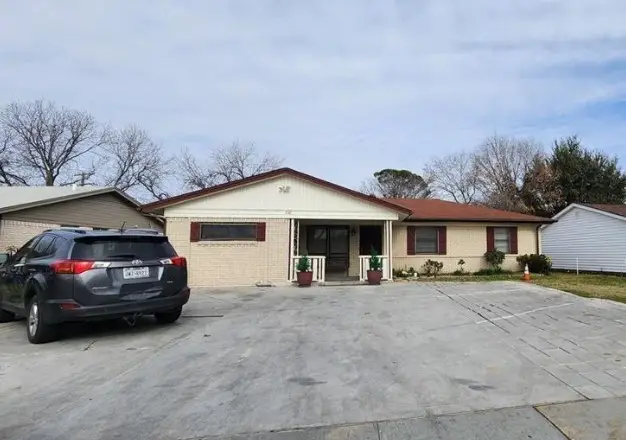 242 Cober, Grand Prairie, TX 75051 - Image #2