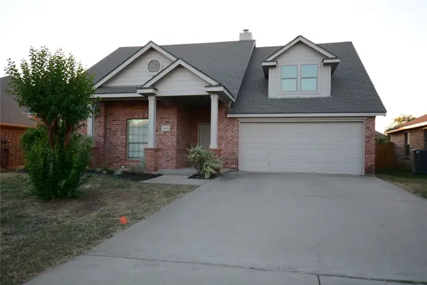 3004 Glenwood Court, Aubrey, TX 76227