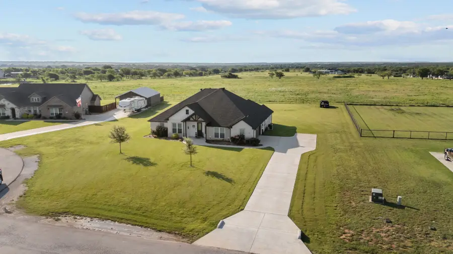 313 Olde Knoll Place, Rio Vista, TX 76093 - Image #2