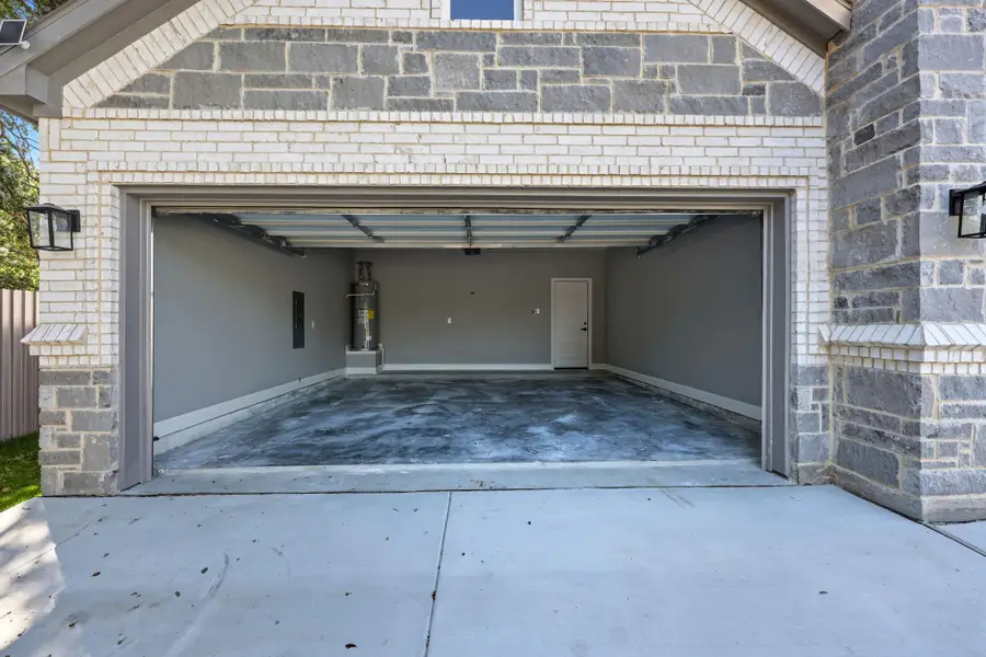 2513 Laurel Street, Grand Prairie, TX 75050 - Image #2