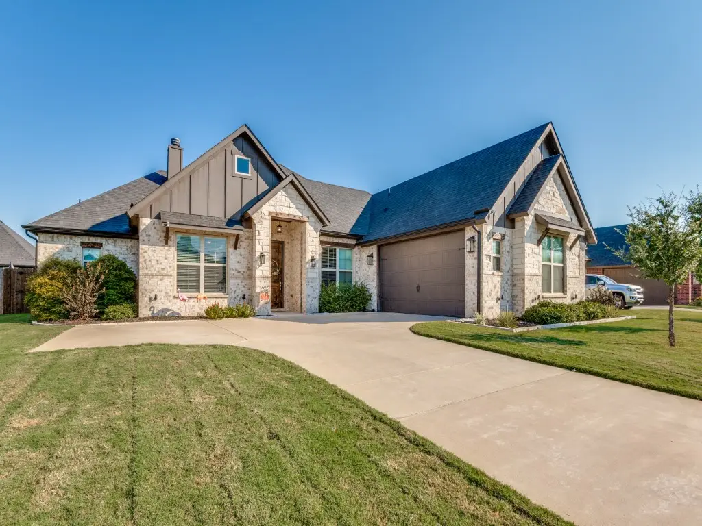 112 Steves Way, Waxahachie, TX 75165 - Image #1